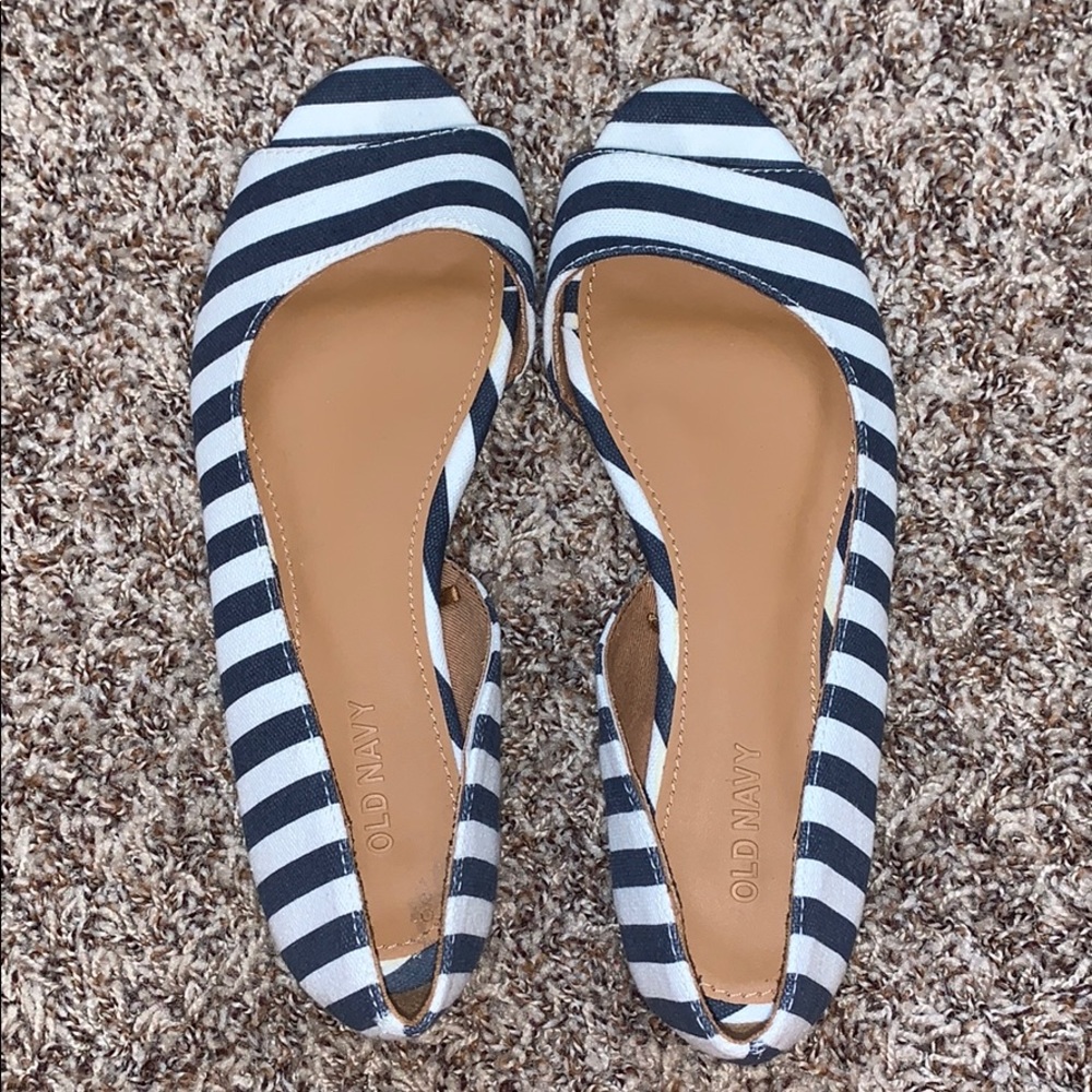 Old Navy women’s flats (size 6)